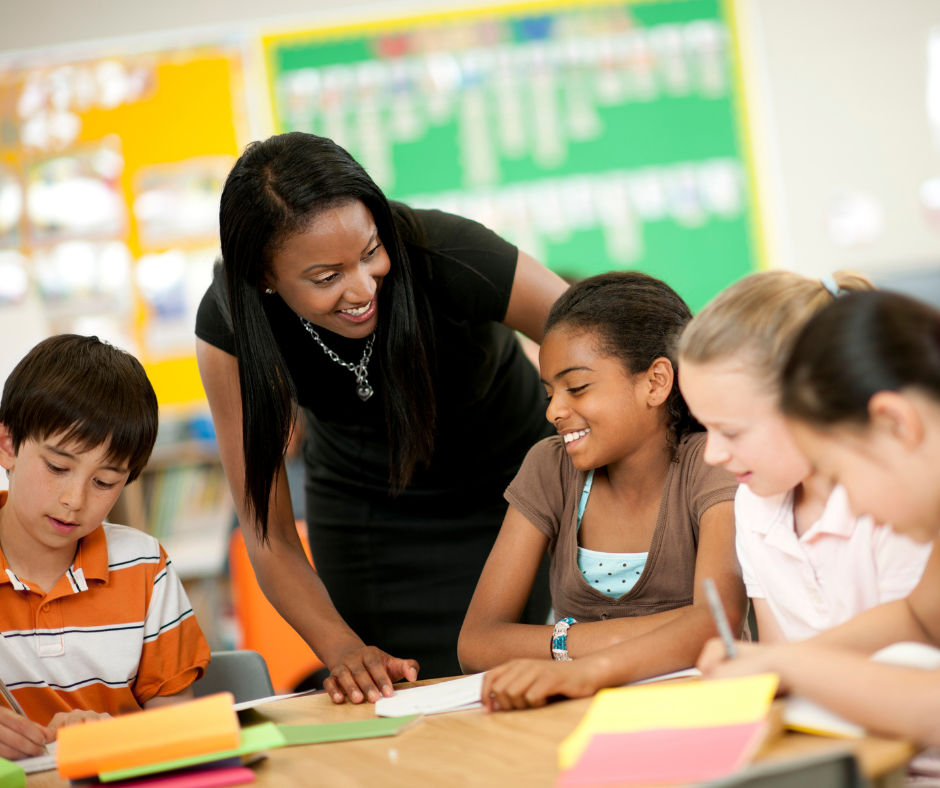Aprenda a usar a rotação individual para ajudar seus alunos com defasagens